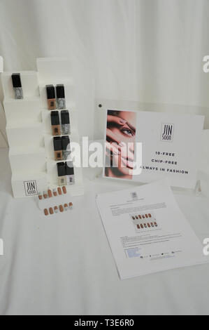 NEW YORK, NY - 10. Februar: ein Modell backstage in der Tibi Fashoin Show während der New York Fashion Week: Die Shows am Oberlicht Moderne am 10 Februar, 2019 Stockfoto