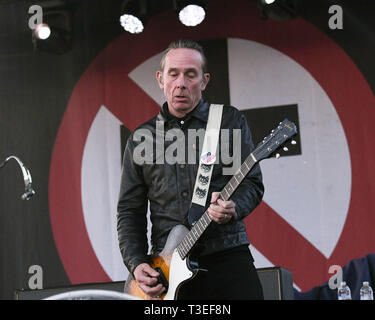 April 6, 2019 - Dana Point, Kalifornien, USA - Bad Religion perfroms an Sabroso Handwerk Bier und Taco Music Festival (Tag 1) an Doheny Beach in Dana Point, Kalifornien. (Bild: © Billy Bennight/ZUMA Draht) Stockfoto