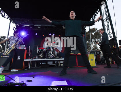 April 6, 2019 - Dana Point, Kalifornien, USA - Bad Religion perfroms an Sabroso Handwerk Bier und Taco Music Festival (Tag 1) an Doheny Beach in Dana Point, Kalifornien. (Bild: © Billy Bennight/ZUMA Draht) Stockfoto