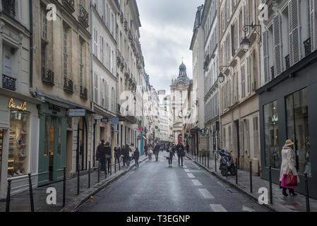 Pariser Straße im Marais Stockfoto