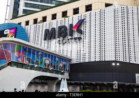 BANGKOK, THAILAND, 11. Januar 2019 - Neue MBK Einkaufszentrum nach in Bangkok, Thailand renoviert. MBK ist eines der beliebtesten Einkaufszentren in Stockfoto