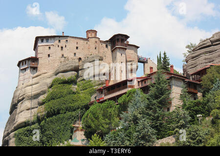 Kloster Rousanou (St. Barbara) in Felsen von Meteora Kalambaka Griechenland Stockfoto