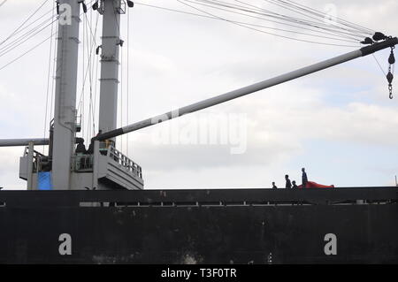 Ein Teil des Schiffes dock Menschen Stockfoto