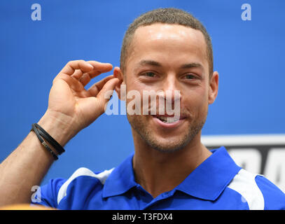 Frankfurt am Main, Deutschland. 09 Apr, 2019. Andrej Mangold, "TV-Bachelor', nimmt teil an der Pressekonferenz der Fraport Skyliners, der Deutsche Basketball Team. Mangold setzt seine Karriere in Frankfurt. Quelle: dpa Picture alliance/Alamy leben Nachrichten Stockfoto