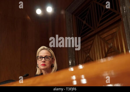 Washington DC, USA. 09 Apr, 2019. United States Senator Kyrsten Sinema (Demokrat von Arizona) Fragen Zeugen während der US-Senat Ausschusses für Innere Sicherheit und Government Affairs Anhörung am 9. April 2019. Credit: Stefani Reynolds/CNP | Verwendung der weltweiten Kredit: dpa/Alamy Leben Nachrichten Quelle: dpa Picture alliance/Alamy leben Nachrichten Stockfoto