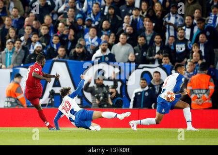 Liverpool, Großbritannien. 09 Apr, 2019. Naby Keita von Liverpool erzielt sein Seiten 1. Ziel während der UEFA Champions League Viertelfinale Hinspiel Match zwischen Liverpool und Porto bei Anfield am 9. April 2019 in Liverpool Credit: PHC Images/Alamy leben Nachrichten Stockfoto