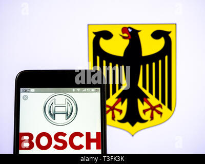 In der Ukraine. 8 Apr, 2019. In diesem Foto Illustration einer Bosch Logo auf einem Smartphone gesehen angezeigt. Quelle: Igor Golovniov/SOPA Images/ZUMA Draht/Alamy leben Nachrichten Stockfoto
