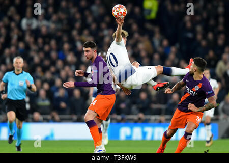 London, Großbritannien. 09 Uhr April 2019. Tottenham vorwärts Harry Kane wird gesendet, während der UEFA Champions League Viertelfinale Hinspiele Übereinstimmung zwischen den Tottenham Hotspur und Manchester City an der Tottenham Hotspur Stadion, London fliegen am Dienstag, den 9. April 2019. Credit: MI Nachrichten & Sport/Alamy leben Nachrichten Stockfoto