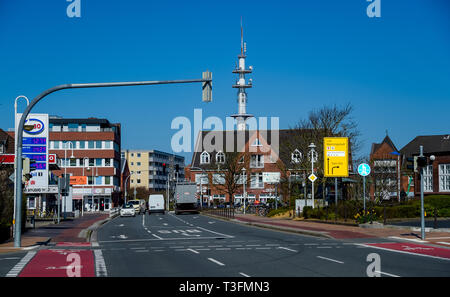 08. April 2019, Schleswig-Holstein, Westerland/Sylt: Die Sonne scheint auf das Stadtzentrum von Westerland auf Sylt. Foto: Axel Heimken/dpa Stockfoto