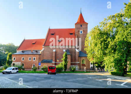 Heilig-Kreuz-Kirche in Krakau in der Nähe von Nationaltheater Stockfoto