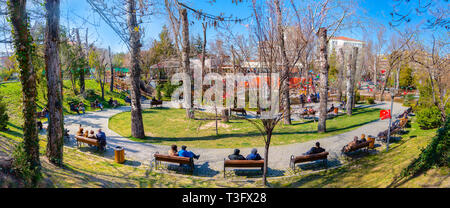 Ankara, Türkei/30. März 2019: Personen, die in Kugulu Park ist ein beliebter Platz in Cankaya region Stockfoto