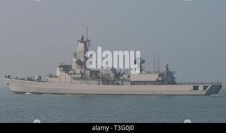 Die belgische Marine Kriegsschiff BNS Leopold I (F930) Abflug Portsmouth, Großbritannien am 8. April 2019 nach einem Wochenende Höflichkeitsbesuch. Stockfoto