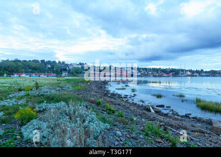 Sonnenuntergang Blick auf das Wasser und den Hafen von der historischen Stadt Lunenburg, Nova Scotia, Kanada Stockfoto