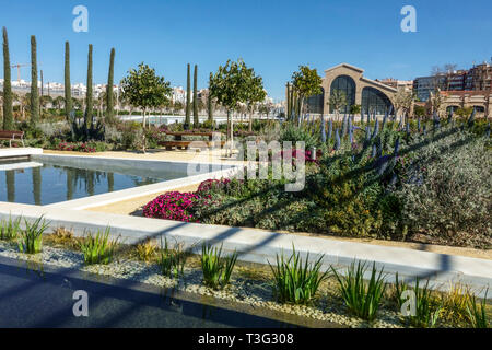 Central Park Valencia Ruzafa District das ehemalige Gelände des Bahnhofs wurde in einen schönen Stadtpark umgewandelt Russafa Valencia Spain Gardens Stockfoto