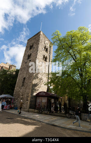 Das älteste Gebäude in Oxford ist die Sächsische Turm der St. Michael Kirche in der Northgate in Oxford, Großbritannien Stockfoto