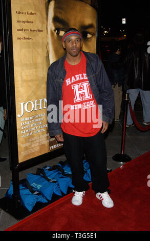 LOS ANGELES, Ca. Februar 07, 2002: Schauspieler AL THOMPSON am Los Angeles Premiere von John Q. © Paul Smith/Featureflash Stockfoto