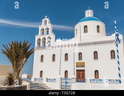 Kirche Panagia in Oia auf Santorini Stockfoto