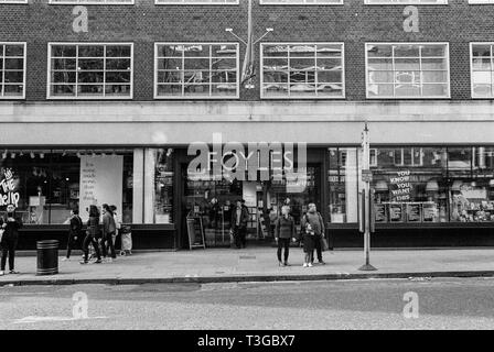 Buchhandlung Foyles, Verkohlung Cross Road, London, England, Vereinigtes Königreich. Stockfoto