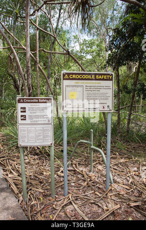 Litchfield, NT, Australia-December 24,2017: Krokodil Warnschild an der Litchfield National Park im Northern Territory von Australien Stockfoto