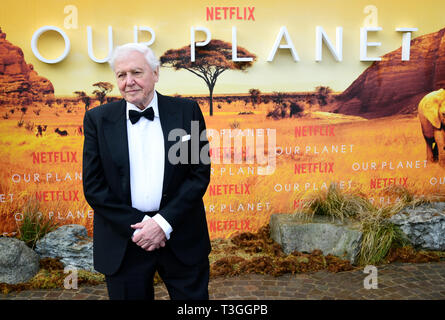 Sir David Attenborough die Teilnahme an der Weltpremiere des Netflix unseres Planeten, am Natural History Museum, London statt. Stockfoto