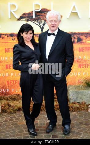 Emma Freud und Richard Curtis Teilnahme an der Weltpremiere des Netflix unseres Planeten, am Natural History Museum, London statt. Stockfoto