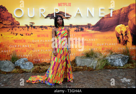 Michaela Coel Teilnahme an der Weltpremiere des Netflix unseres Planeten, am Natural History Museum, London statt. Stockfoto