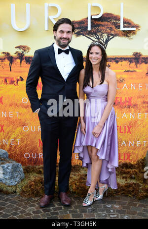 Jamie Jewett und Camilla Thurlow Teilnahme an der Weltpremiere des Netflix unseres Planeten, am Natural History Museum, London statt. Stockfoto