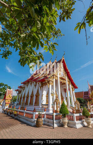 Schön und bunt bemalten Thailand buddhistischen Tempel in Phuket, Thailand. Stockfoto