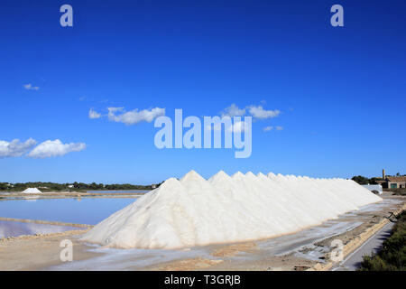 Salz arbeitet bei Salinas de s'Avall, Colonia Sant Jordi, Mallorca Stockfoto