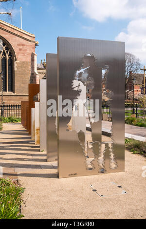 Stenciled stahl Skulpturen oder Kunst in Leicester Kathedrale Gärten Stockfoto