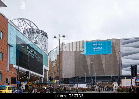 Die neue Primark Store, die im Zentrum von Birmingham am 11. April 2019 geöffnet ist die größte Primark in der Welt. Stockfoto