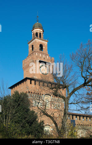 Der Glockenturm der Burg Sforza in Mailand, Italien Stockfoto