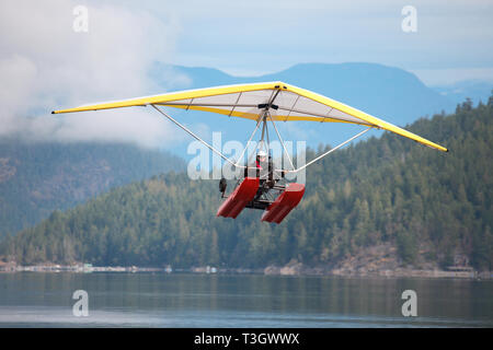 Ultraleichtflugzeuge - Motorizierter Hängegleiter/Ultralight Aviation - angetriebene Hängegleiter/ Stockfoto