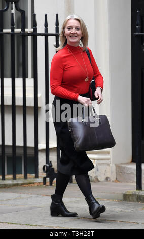 Erneut KORRIGIEREN BYLINE AN STEFAN ROUSSEAU. Chief Secretary, Schatzamt Liz Truss kommt in Downing Street, London. Stockfoto