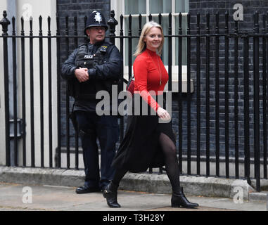 Erneut KORRIGIEREN BYLINE AN STEFAN ROUSSEAU. Chief Secretary, Schatzamt Liz Truss kommt in Downing Street, London. Stockfoto