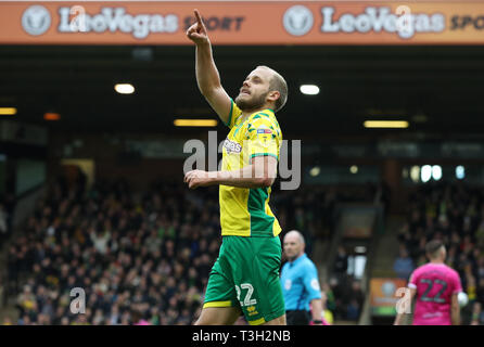 Norwich City Teemu Pukki feiert seine Seiten viertes Ziel zählen während der Himmel Wette WM-Spiel im Carrow Road, Norwich. Stockfoto