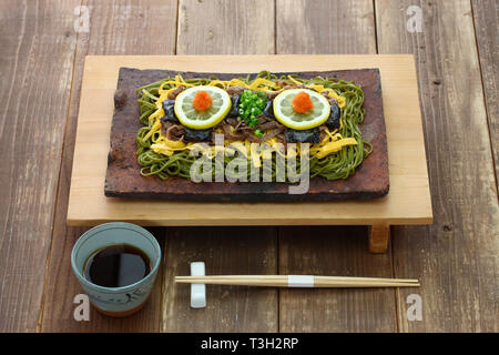 kawara Soba, japanisches Buchweizen-Nudelgericht Stockfoto