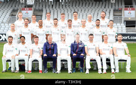 Der Lancashire (hintere Reihe, links-rechts) Brooke Gast, George Lavelle, George Balderson, Jack Morley, Rob Jones, Josh Bohannon und Danny Lamm (mittlere Reihe, links-rechts) Matt Parkinson, Tom Bailey, Liam Hurt, Richard Gleeson, Toby Lester, Tom Hartely, Saqib Mahmood und Graham Zwiebeln (vordere Reihe von links nach rechts) Stephan Parry, haseeb Hameed, Alex Davies, Trainer Glen Chapple, Steven Croft Assistant Coach Mark Chilton, Keaton Jennings, James Anderson und Däne Vilas während der Medien Tag im Emirates Old Trafford, Manchester. Stockfoto