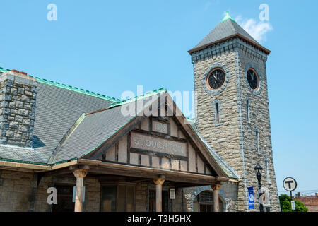 Stoughton Bahnhof wurde 1888 bei Wyman Street, Stoughton, Massachusetts, USA gebaut. Stockfoto