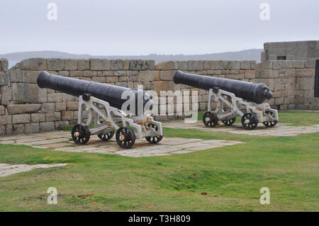 Cannon in Woolpack Punkt Batterie auf der Garnison, die St Mary's, Isles of Scilly, Cornwall. Großbritannien Stockfoto