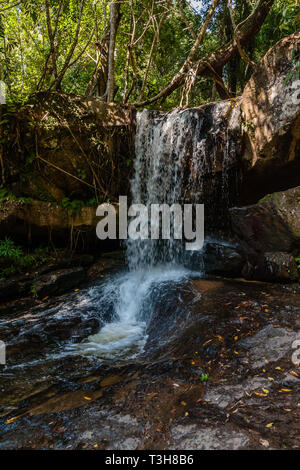 Ein Wasserfall an der Kbal Spean Fluss, Kulen Hügeln, Kambodscha Stockfoto