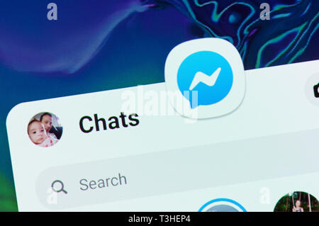 New York, USA - April 8, 2019: Facebook Messenger-Anwendung auf digitalen Bildschirm Makro Nahaufnahme Stockfoto
