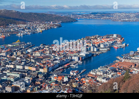 Blick auf die Stadt vom Berg Fløyen Bergen Norwegen Stockfoto