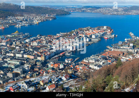 Blick auf die Stadt vom Berg Fløyen Bergen Norwegen Stockfoto