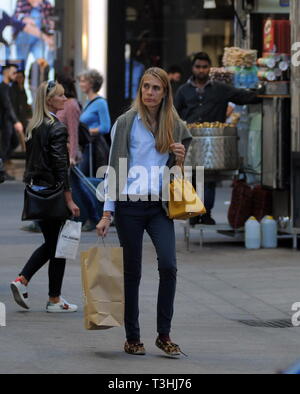 Lavinia Borromeo, Ehefrau von John Elkann, bringt ihren Sohn Leone shop Downtown bietet: Lavinia Borromeo Wo: Mailand, Italien Wann: 09 Mar 2019 Credit: IPA/WENN.com ** Nur für die Veröffentlichung in Großbritannien, den USA, Deutschland, Österreich, Schweiz ** verfügbar Stockfoto