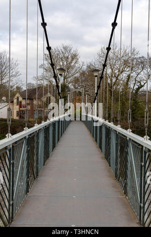 Blick über Trews Wehr Suspension Bridge, Exeter, Großbritannien Stockfoto