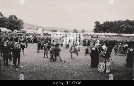 Vintage Foto zeigt eine Show Jumping Event in der Britischen Landschaft Stockfoto