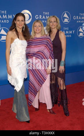 LOS ANGELES, Ca. Februar 27, 2002 : Land Gruppe Dixie Chicks bei den Grammy Awards 2002 in Los Angeles. Stockfoto