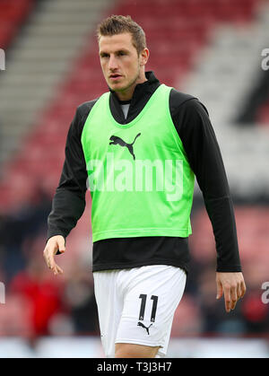 Burnley ist Chris Holz Aufwärmen vor dem Kick-off Stockfoto