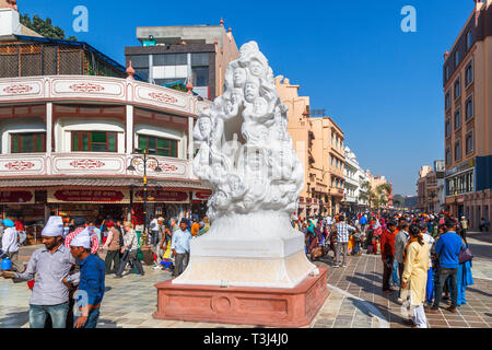 Skulptur außerhalb des Jallianwala Bagh, einem öffentlichen Garten in Amritsar, Punjab, Indien, das Gedenken an die Märtyrer des 1919 Jallianwala Bagh Massakers Stockfoto